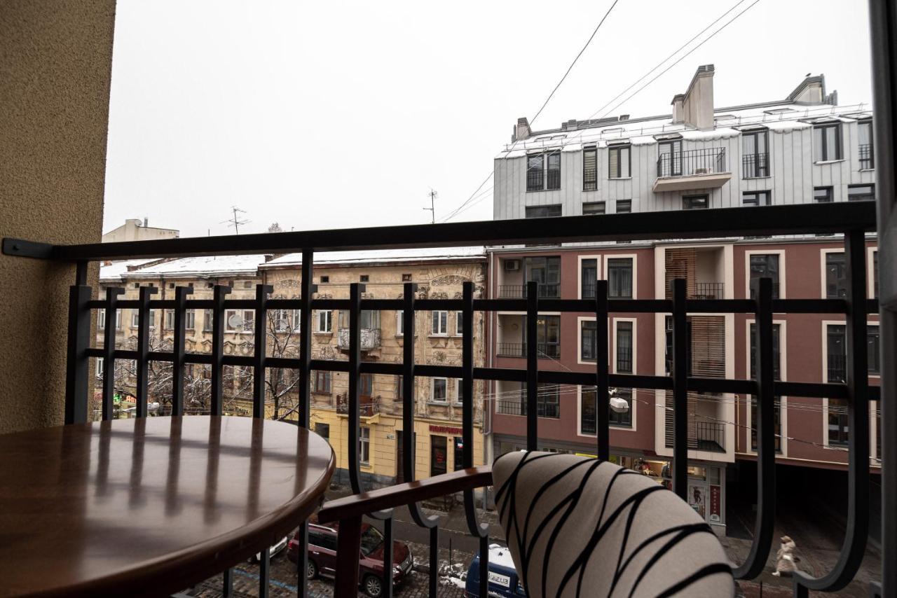 Comfort Apartment Lviv Bagian luar foto