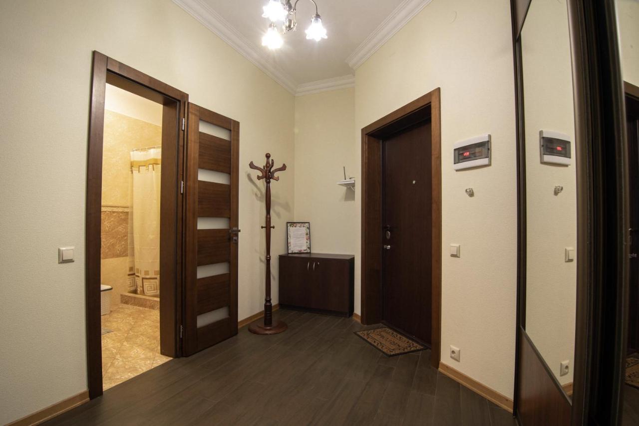 Comfort Apartment Lviv Bagian luar foto