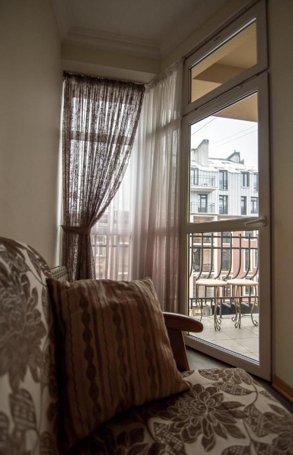 Comfort Apartment Lviv Bagian luar foto
