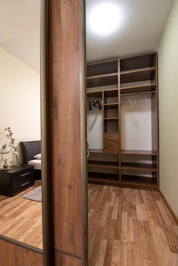 Comfort Apartment Lviv Bagian luar foto